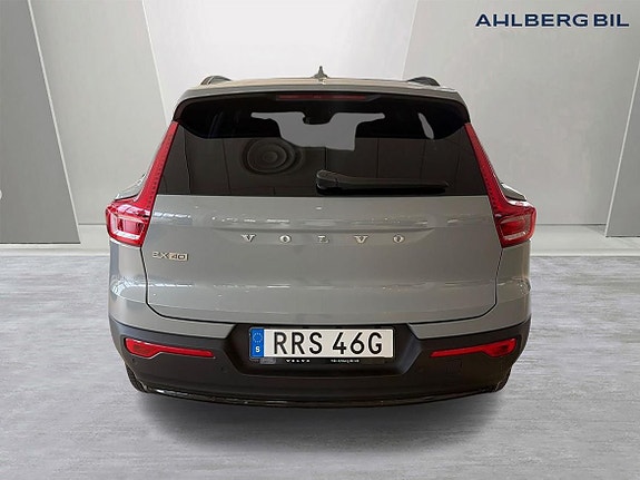 Volvo EX40 7 of 18