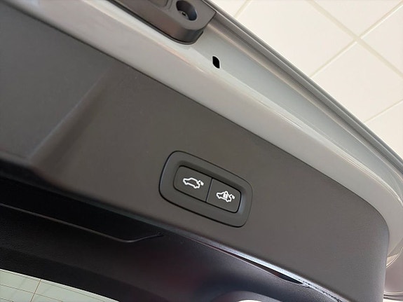 Volvo EX40 17 of 18