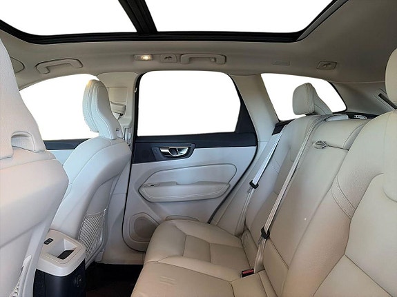 Volvo XC60 12 of 19
