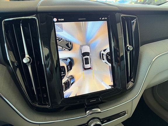 Volvo XC60 15 of 19