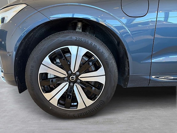 Volvo XC60 8 of 19