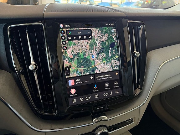 Volvo XC60 14 of 19