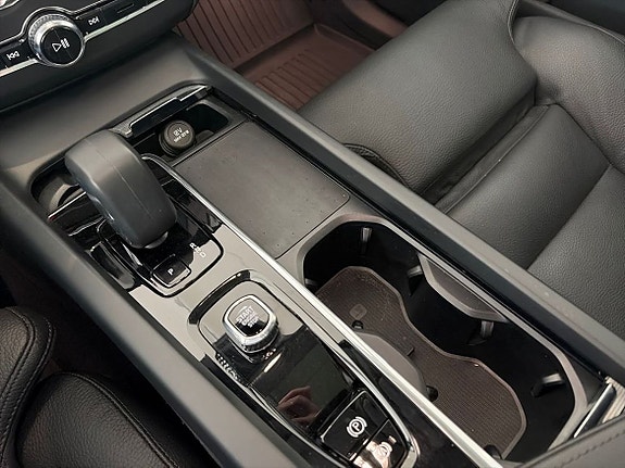Volvo XC60 16 of 20