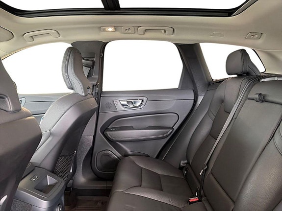 Volvo XC60 12 of 20