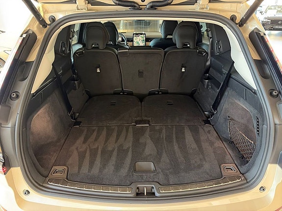 Volvo EX90 19 of 21