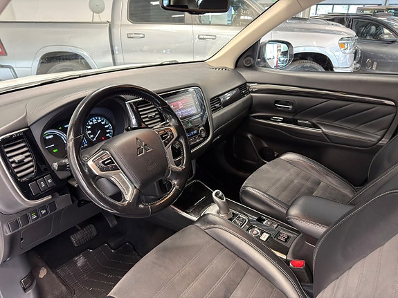 Mitsubishi Outlander 12 of 27