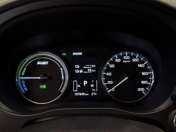 Mitsubishi Outlander 18 of 27