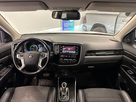 Mitsubishi Outlander 16 of 27