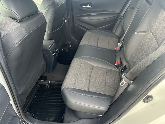 Toyota Corolla 7 of 11