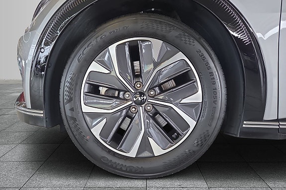 Kia EV6 8 of 14