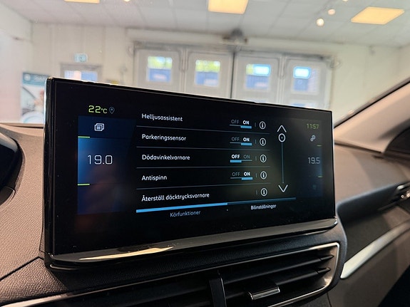 Peugeot 3008 16 of 28