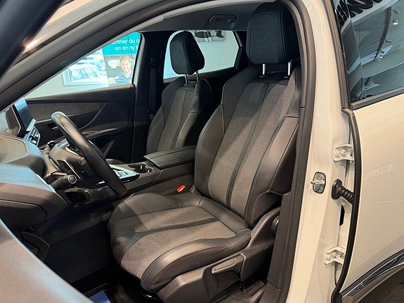 Peugeot 3008 10 of 28