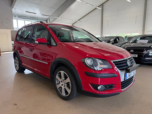 Volkswagen CrossTouran 2 of 8