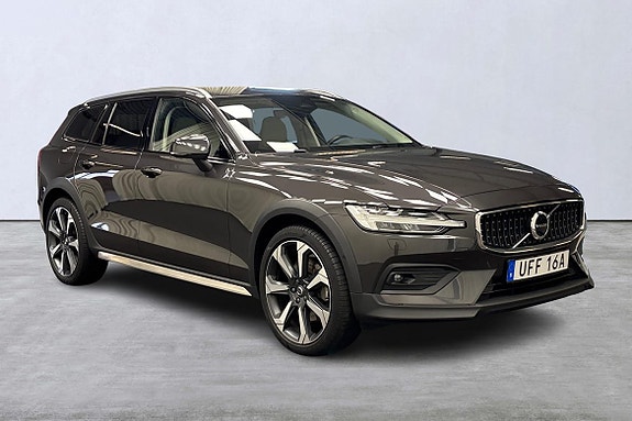 Volvo V60 Cross Country 6 of 28