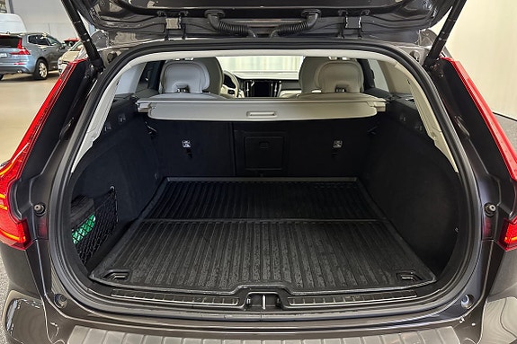Volvo V60 Cross Country 13 of 28