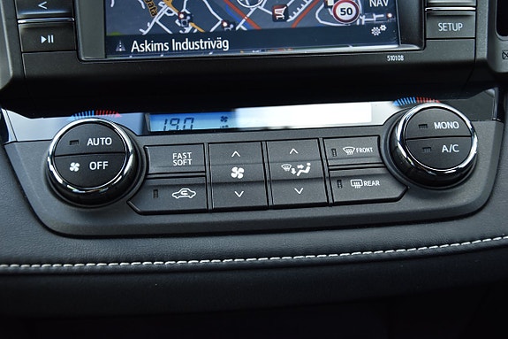 Toyota RAV4 18 of 27