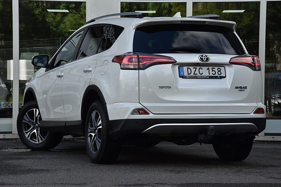 Toyota RAV4 5 of 27