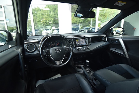 Toyota RAV4 14 of 27