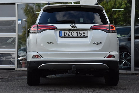 Toyota RAV4 7 of 27