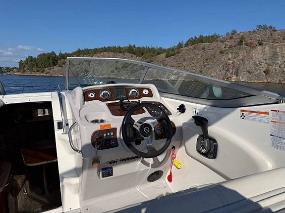 Chaparral 250 5 of 12