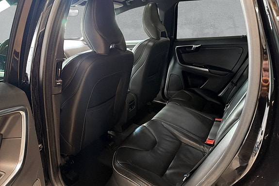 Volvo XC60 15 of 17