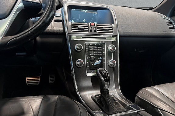 Volvo XC60 11 of 17