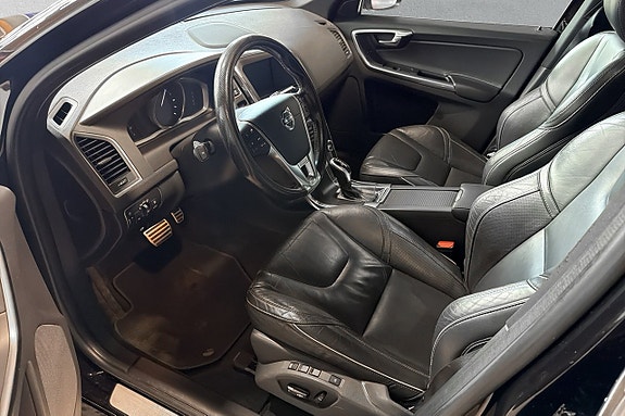 Volvo XC60 10 of 17