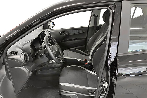Hyundai i10 5 of 12