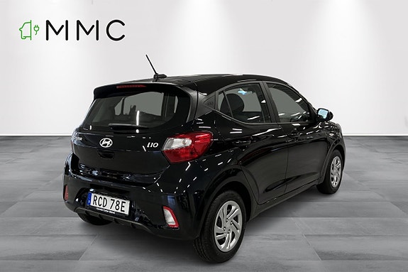Hyundai i10 2 of 12