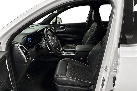 Kia Sorento 12 of 30