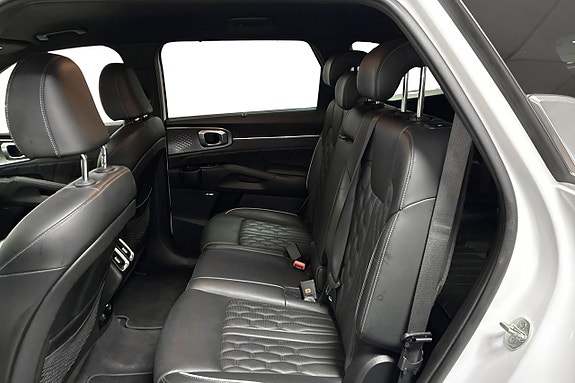 Kia Sorento 15 of 30