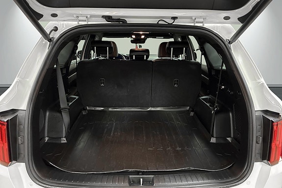Kia Sorento 16 of 30