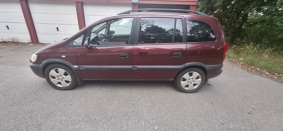 Opel Zafira 3 of 7