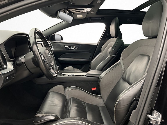 Volvo V60 13 of 30