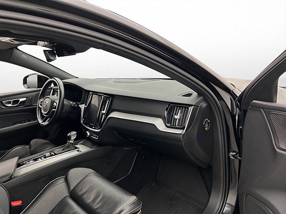 Volvo V60 16 of 30