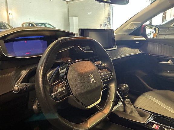 Peugeot 208 6 of 8