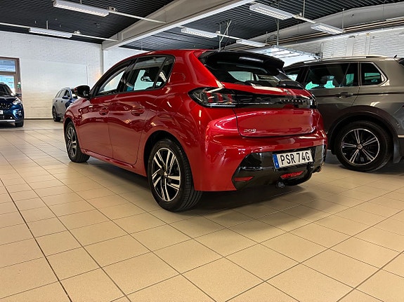 Peugeot 208 3 of 8