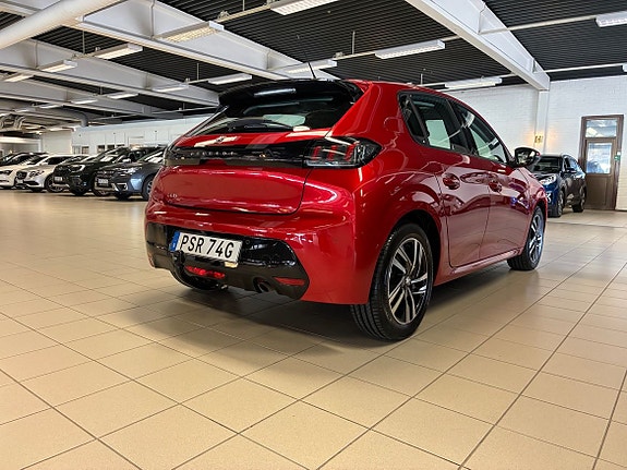 Peugeot 208 4 of 8