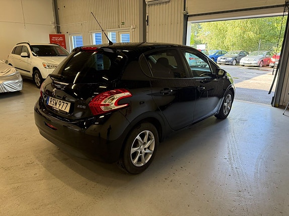 Peugeot 208 6 of 11