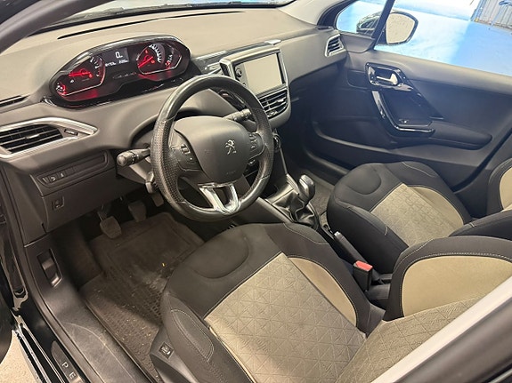 Peugeot 208 7 of 11