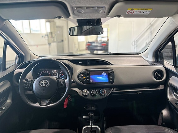 Toyota Yaris 7 of 10