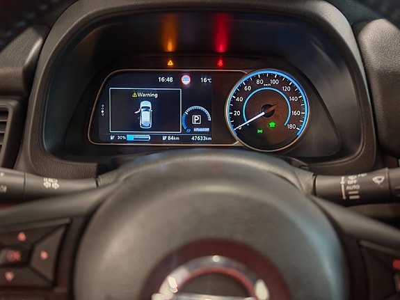 Nissan Leaf 12 of 16