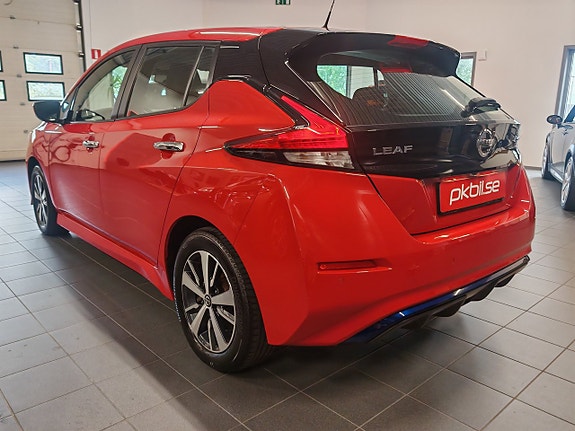 Nissan Leaf 5 of 16