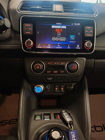 Nissan Leaf 10 of 16