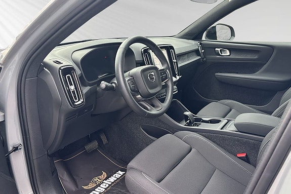 Volvo EX40 7 of 14