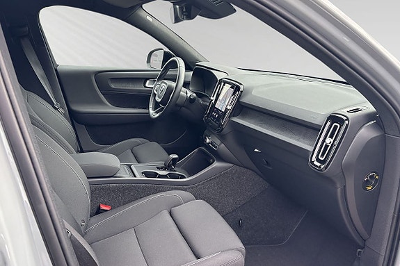 Volvo EX40 10 of 14
