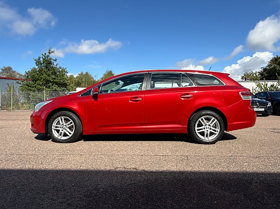 Toyota Avensis 7 of 11