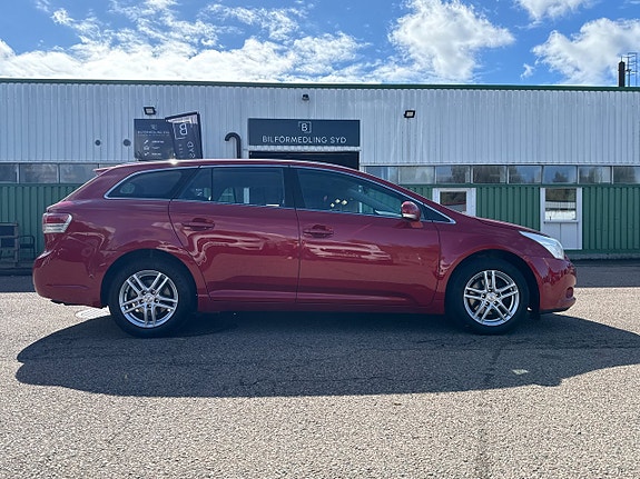 Toyota Avensis 2 of 11