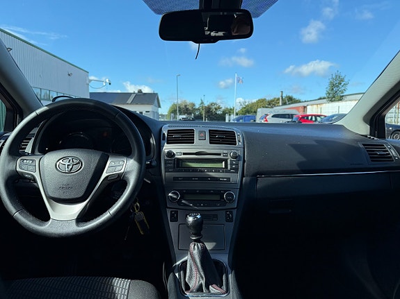 Toyota Avensis 10 of 11
