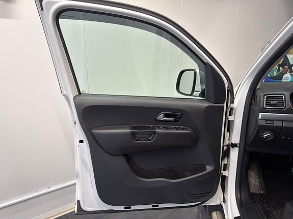 Volkswagen Amarok 16 of 30